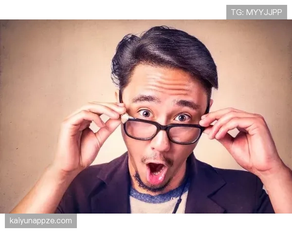 庞伟家里那咖啡机比我一月工资还贵，真不是一般富豪的节奏啊