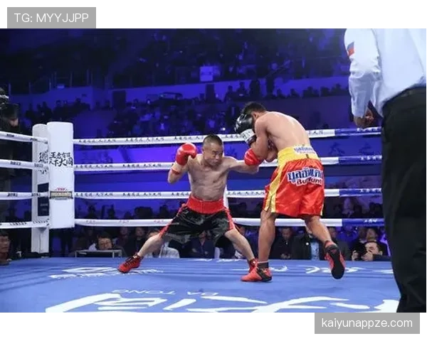 熊朝忠家的米线店开到拳台边了？